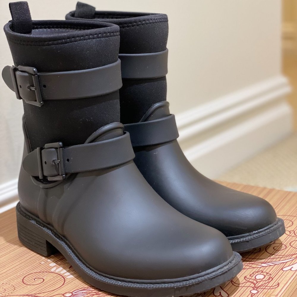 Black versatile winter/rain boots